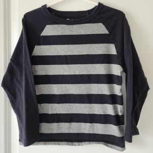 4t The Children's Place black and gray long sleeved t-shirt
